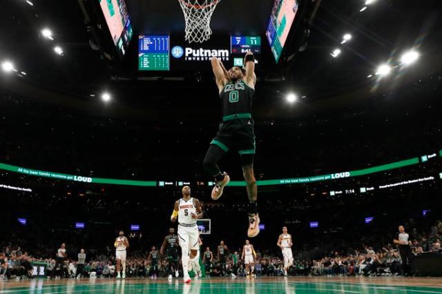 开云体育官网-【现场】花园球馆上演对轰大战 绿军延续疯狂表现