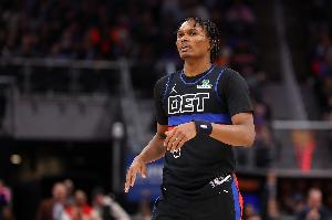 攻防一体！奥萨尔半场9中5拿到12分5板2帽 正负值+14最高